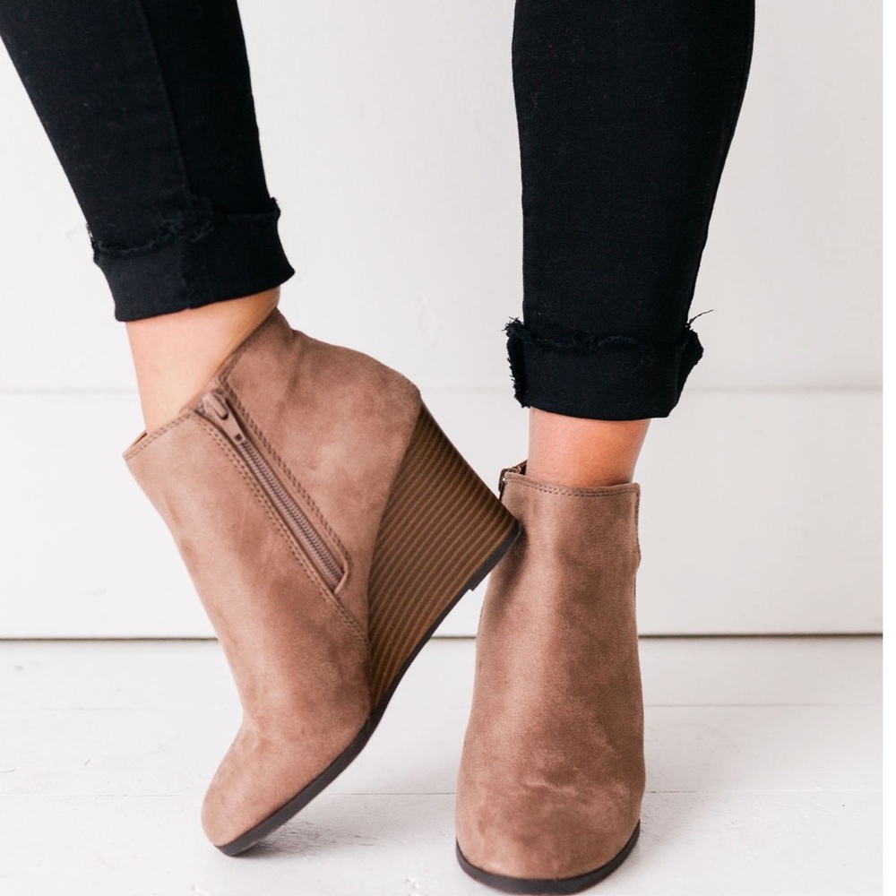 HP BEST IN BTQS Taupe wedge bootie - Picture 6 of 6